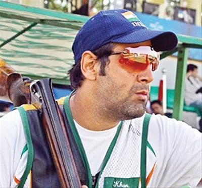 विश्वचषक नेमबाजी स्पर्धेत मैराज अहमद खानला सुवर्णपदक