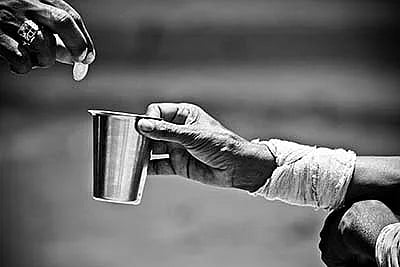 गरीबी हटणार,पण कशी ?