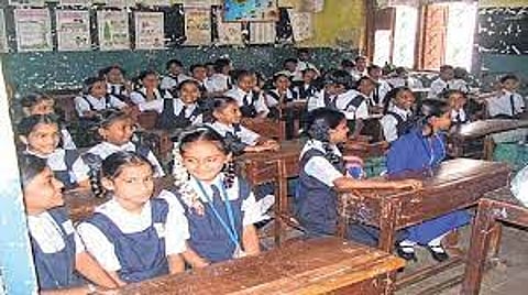 पालिका प्रशासन विद्यार्थ्यांना छत्री विकत घेण्यासाठी पैसे देणार