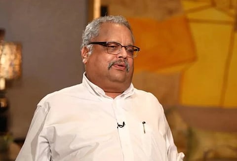 बिग बुल राकेश झुनझुनवालांनी उभारले पाच हजारांच्या गुंतवणुकीतून ४४ हजार कोटींचे साम्राज्य!