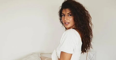 अभिनेत्री जॅकलिन फर्नांडिसच्या अडचणीत वाढ, खंडणी प्रकरणी आरोपपत्र दाखल