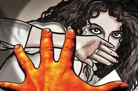 होमगार्ड परीक्षेदरम्यान तरुणी पडली बेशुद्ध; नराधमांनी केला चालत्या रुग्णवाहिकेत सामूहिक बलात्कार