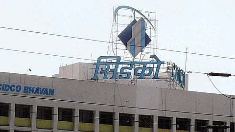 अनधिकृत बांधकामांवर सिडकोची ‘वक्रदृष्टी’; वीज-पाणी जोडण्या तोडणार, खरेदीदारांनाही कडक इशारा