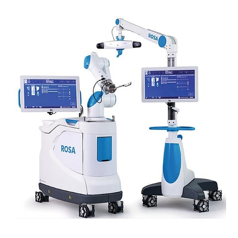 मराठवाड्यातील पहिली जागतिक दर्जाची रोसा रोबोटिक मशीन सेवेत