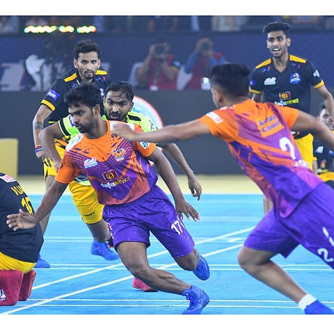 अल्टिमेट खो-खो स्पर्धेत गुजरात जायंट्स संघाची मुंबई खिलाडीज् संघावर मात