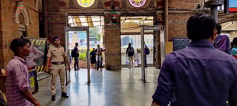 सीएसएमटी स्थानकातील बहुतांश 'डोअर मेटल डिटेक्टर' बंद