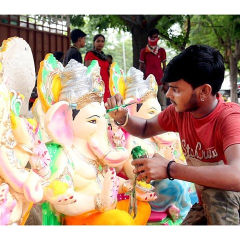 खंडित वीजपुरवठ्यामुळे मूर्तिकारांना मोठ्या प्रमाणात मनस्ताप