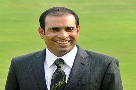 द्रविड यांच्या अनुपस्थितीत लक्ष्मण यांच्यावर प्रशिक्षकपदाची धुरा; बीसीसीआयचा निर्णय