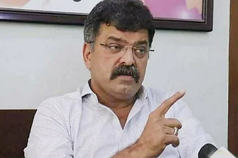 आव्हाडांचे अर्धनग्न चित्र प्रसारित करणाऱ्यावर आरोपपत्र दाखल