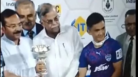 Sunil Chhetri : फोटोजिवी राज्यपालांचा व्हिडीओ व्हायरल ; माफीची मागणी