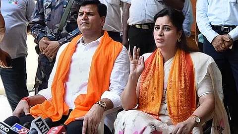 आंतरधर्मीय विवाह : खासदार नवनीत राणा यांचा राजापेठ पोलिस ठाण्यात राडा