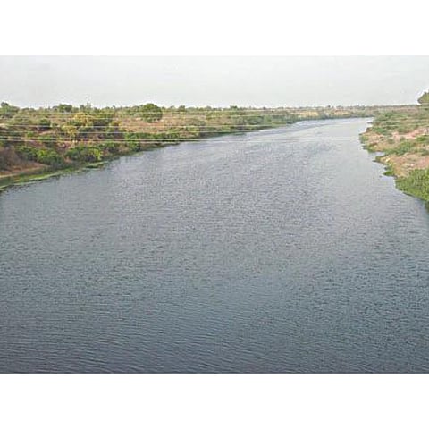 उर्ध्व गोदावरी खोऱ्यातील पाणी जायकवाडीकडे झेपावले ! मराठवाड्यातील नागरिकांचा जल्लोष