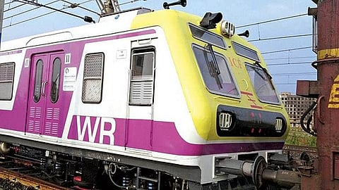 पश्चिम रेल्वेच्या लोकल ट्रेनमध्ये डिजिटल डिस्प्ले