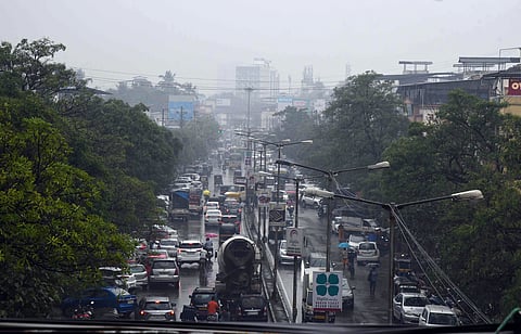 पुढील तीन दिवस राज्यात सर्वत्र विजांच्या कडकडाटासह पावसाची शक्यता