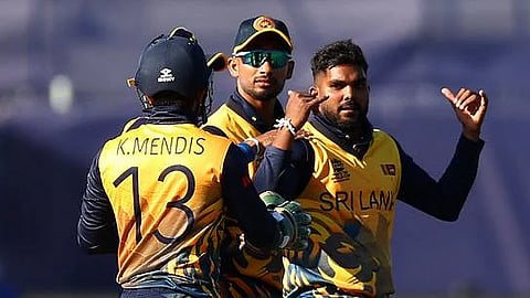 संघर्षपूर्ण विजयासह श्रीलंका सुपर-१२ फेरीत; मेंडिसचे अर्धशतक, हसरंगाची गोलंदाजीत चमक