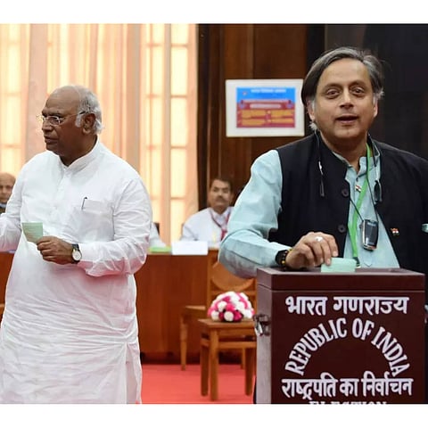 काँग्रेस अध्यक्षपदासाठी खर्गे, थरूर यांच्यात लढत होणार
