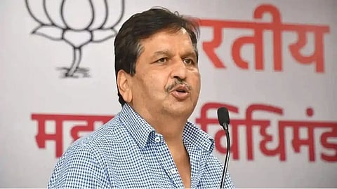 मंगल प्रभात लोढा यांनी घेतली जखमी गोविंदाची भेट; वैयक्तिक पातळीवर १ लाखांची मदत