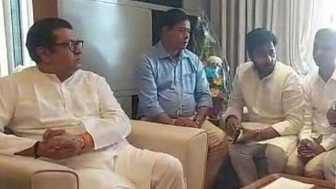Raj Thackeray : पुण्यात रिक्षाचालक पदाधिकारी निवेदन घेऊन आले आणि राज ठाकरे म्हणाले, 'आम्ही फक्त...'
