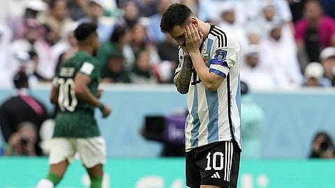 FIFA World Cup 2022 : मेस्सीच्या बलाढ्य अर्जेंटिनाला पराभवाचा धक्का
