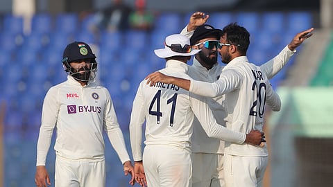 बांगलादेशची कडवी झुंज, तरीही फिरकीसमोर अपयशी; भारत विजयापासून ४ पावले दूर