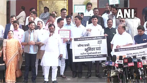 Maharashtra Assembly Winter Session : हिवाळी अधिवेशनाआधी पायऱ्यांवर सत्ताधारी विरुद्ध विरोधक