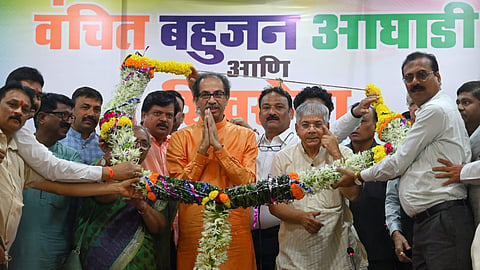 देशातील लोकशाही जीवंत ठेवण्यासाठी आणि घटनेचं पावित्र्य जपण्यासाठी आम्ही दोघे एकत्र