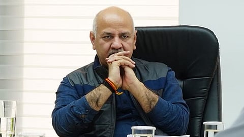 दिल्ली पोलिसांचा मनीष सिसोदियांसोबत गैरव्यवहार; अरविंद केजरीवाल यांना संताप अनावर
