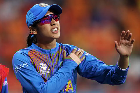 विराट कोहली व फॅफ ड्यू प्लेसिस यांनी स्मृती मानधनाबद्दल केली 'ही' मोठी घोषणा