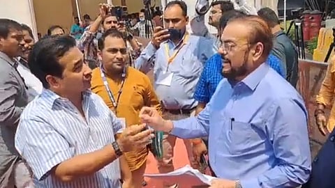 लव्ह जिहादवरून विधानभवन परिसरात अबू आझमी - नितेश राणेंमध्ये घमासान