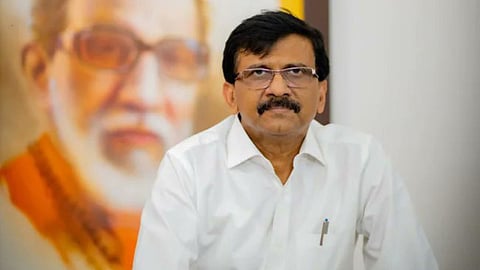 खासदार संजय राऊतांना 'ते' ट्विट भोवणार, बार्शीत गुन्हा दाखल, नेमकं प्रकरण काय?
