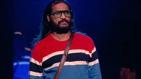 Abhijit Bichukale : विजय महाविकास आघाडीचा, चर्चा मात्र 'बिग बॉस' फेम अभिजित बिचूकलेंची