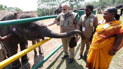 ऑस्कर मिळवणाऱ्या 'त्या' दोघांची पंतप्रधान मोदींनी घेतली भेट