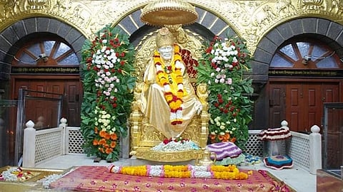 शिर्डी बंदचा निर्णय तूर्तास मागे; पालक मंत्री राधाकृष्ण विखे-पाटलांच्या मध्यस्थीनंतर ग्रामस्थांचा निर्णय