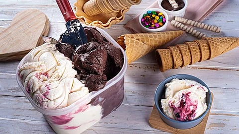 आईस्क्रीमच खाताय ना?