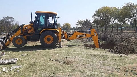 सहयाद्रीचे वारे : शहरे वाढली, खेडी ओस पडली!