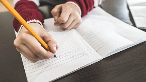 केजी टू पीजी हस्ताक्षराची काळजी