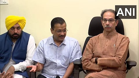 केजरीवाल बांधत आहेत विरोधकांची मोठ; उद्धव ठाकरेंची घेतली दुसऱ्यांदा भेट