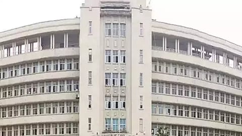 डॉ. सुमित लहानेंना शस्त्रक्रिया करायला का दिल्या? जे. जे.च्या अधिष्ठातांनी मागवला खुलासा