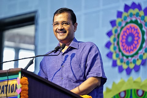 मनीष सिसोदियांच्या आठवणीत केजरीवाल भावूक; व्यासपीठावरच फुटला अश्रूंचा बांध