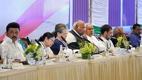 बंगळूर येथील बैठकीत 'INDIA' या नावाखाली लढण्याचा विरोधी पक्षांचा निर्णय ; जितेंद्र आव्हाड यांची ट्विट करत माहिती