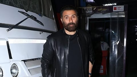 सनी देओलवर कर्जाचा डोंगर ! कर्ज न भरल्याने 'बँक ऑफ बडोदा' करणार मुंबईतील बंगल्याचा लिलाव