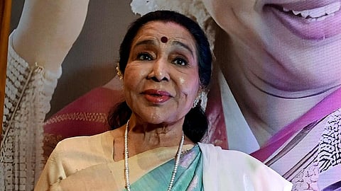 'व्हॉट झुमका' या रिमेकवर आशा भोसलेंची नाराजी, म्हणाल्या....