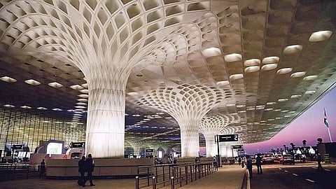 मुंबई विमानतळ प्रशासनाला धमकीचा मेल; "एक दशलक्ष डॉलर्स बिटकॉइनमध्ये द्या, अन्यथा..."