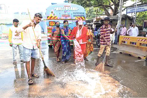 रस्त्यांच्या धुलाईसाठी ३५० टँकर; आयुक्तांचे घनकचरा व्यवस्थापन विभागाला निर्देश