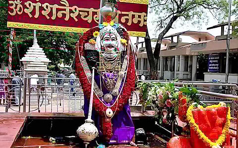 जब शनि महाराज की लाठी चलती है तो...शनिशिंगणापूर संस्थानचं विशेष ऑडिट होणार; देवेंद्र फडणवीस यांची घोषणा