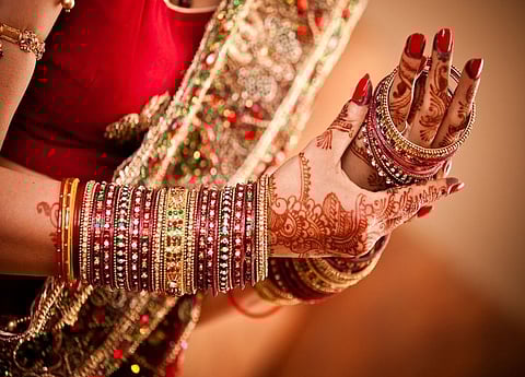 दागिने चोरून पत्नी प्रियकराबरोबर फरार; अखेर पोलिसांनी दाखल केला गुन्हा