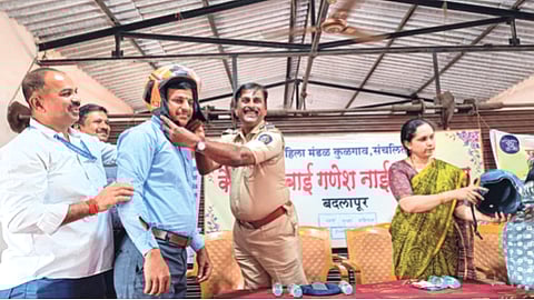 वाद घालू नका, नियमांचे पालन करा! रस्ता सुरक्षा अभियानांतर्गत पोलिसांचे विद्यार्थ्यांना आवाहन