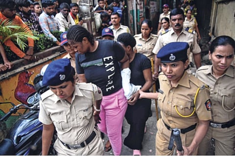 ड्रग्ज माफियांविरोधात धडाकेबाज कारवाया; नवी मुंबई पोलिसांची विशेष मोहीम; ३५३ आरोपी अटकेत