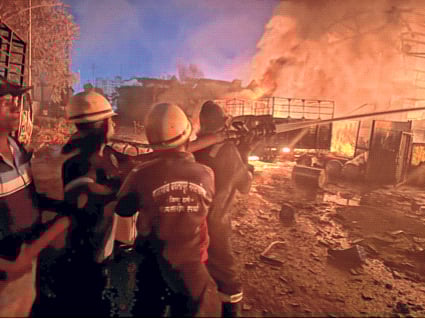 केमिकल कंपनीला भीषण आग; एकाचा मृत्यू, चार कामगार जखमी