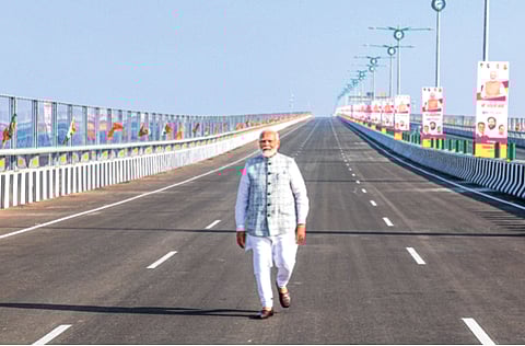 देशाच्या विकासासाठी सागराशीही टक्कर; पंतप्रधान मोदींची गॅरंटी: अटल सेतूसह ३३ हजार कोटींच्या कामांचे लोकार्पण